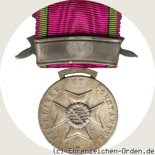 Silberne Verdienstmedaille des Herzoglich Sachsen-Ernestinischen Hausordens mit Schwerterspange 1915/6 Rückseite