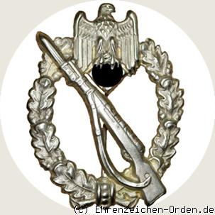 Infanterie Sturmabzeichen in Silber (Hohlprägung)