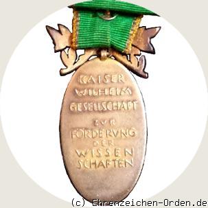 Mitgliedsabzeichen der Kaiser Wilhelm Gesellschaft zur Förderung der Wissenschaften Rückseite