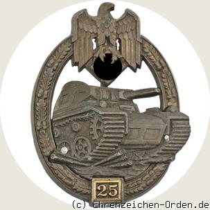 Panzerkampfabzeichen Bronze mit Einsatzzahl 25