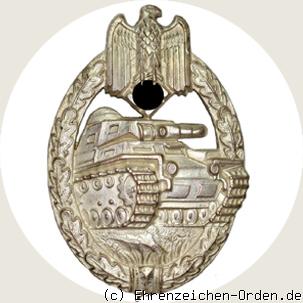 Panzerkampfabzeichen in Silber ohne Einsatzzahl Hohlprägung