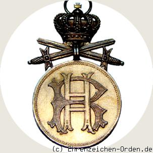 Goldene Verdienstmedaille 2. Modell mit Krone und Schwertern Rückseite