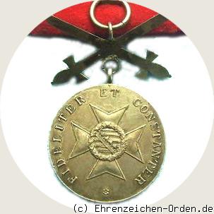 Silberne Verdienstmedaille des Herzoglich Sachsen-Ernestinischen Hausordens mit Schwertern am Ring 1935 Rückseite